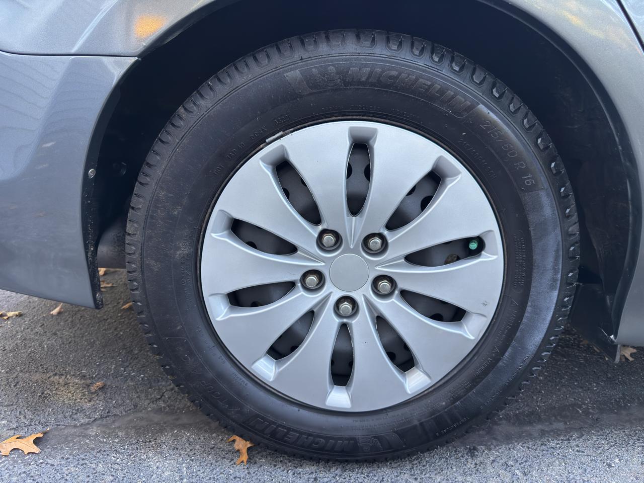 Honda Accord LX sedan AT 2012
