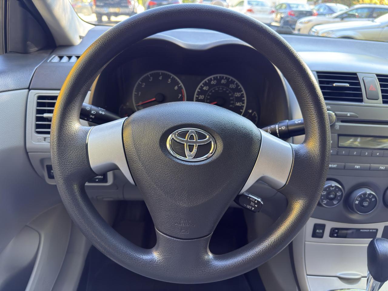 Toyota Corolla LE 4-Speed AT 2011