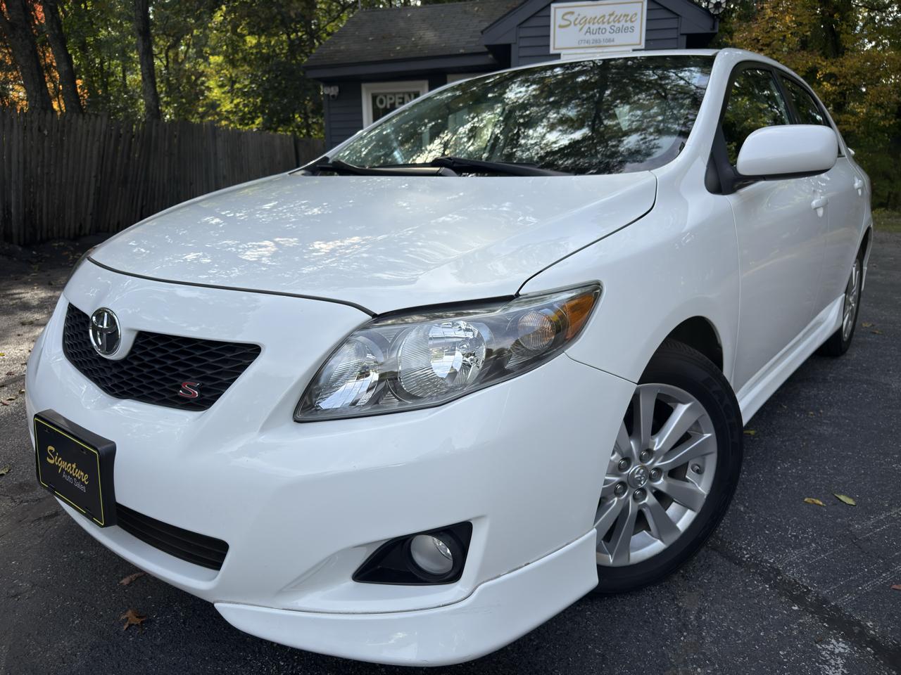Toyota Corolla S 5-Speed MT 2010