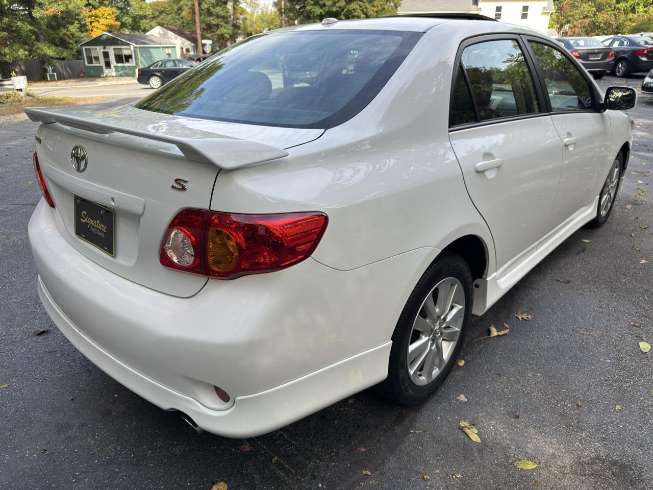Toyota Corolla S 5-Speed MT 2010