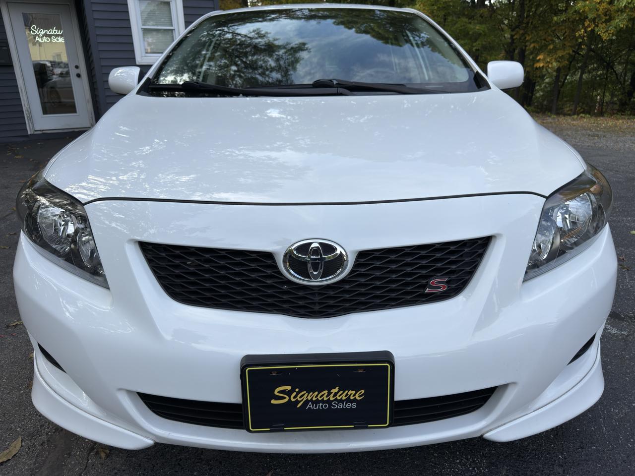 Toyota Corolla S 5-Speed MT 2010