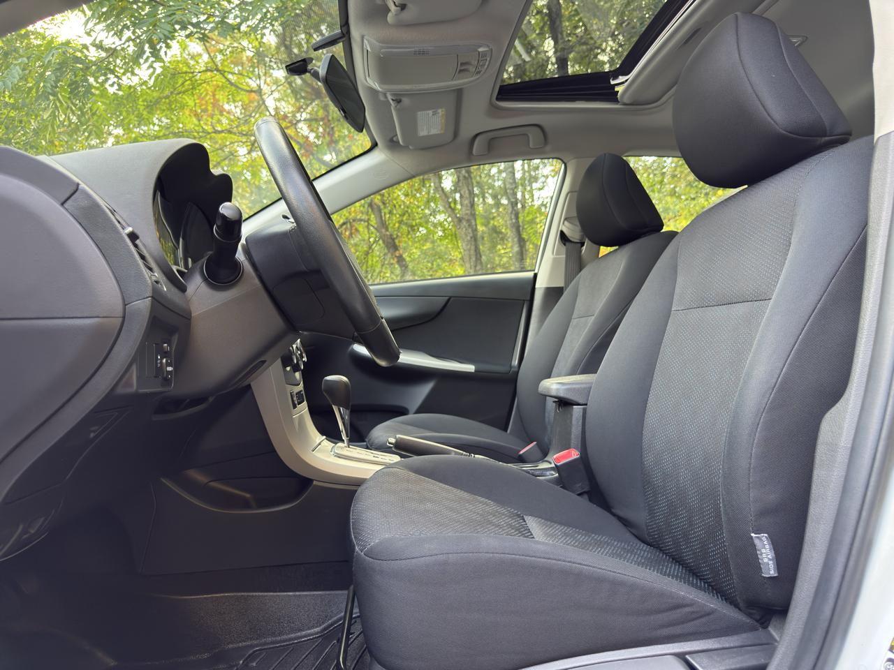 Toyota Corolla S 5-Speed MT 2010