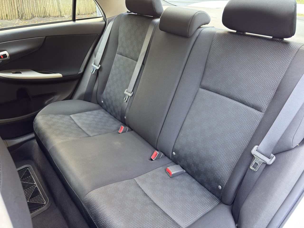 Toyota Corolla S 5-Speed MT 2010