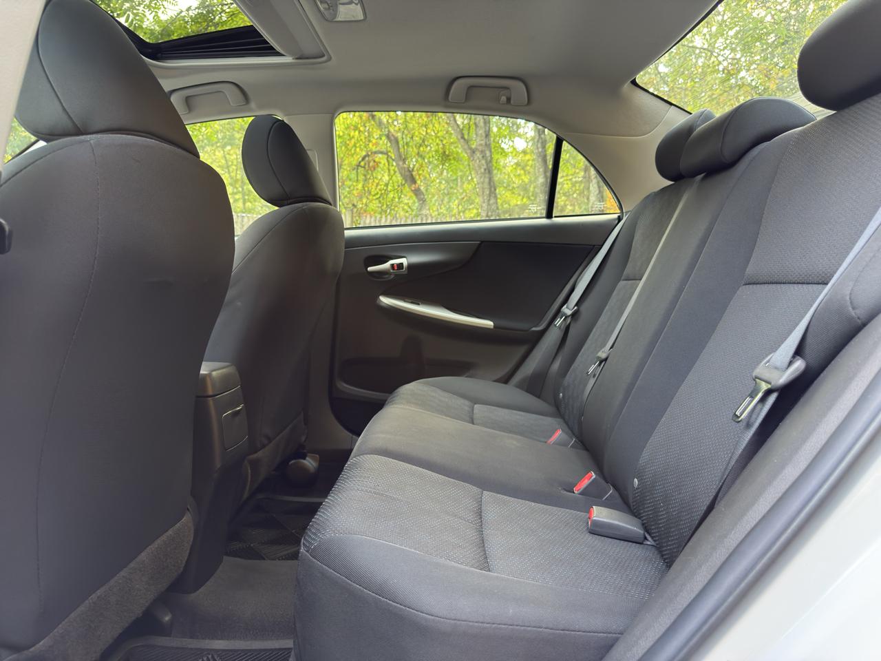 Toyota Corolla S 5-Speed MT 2010