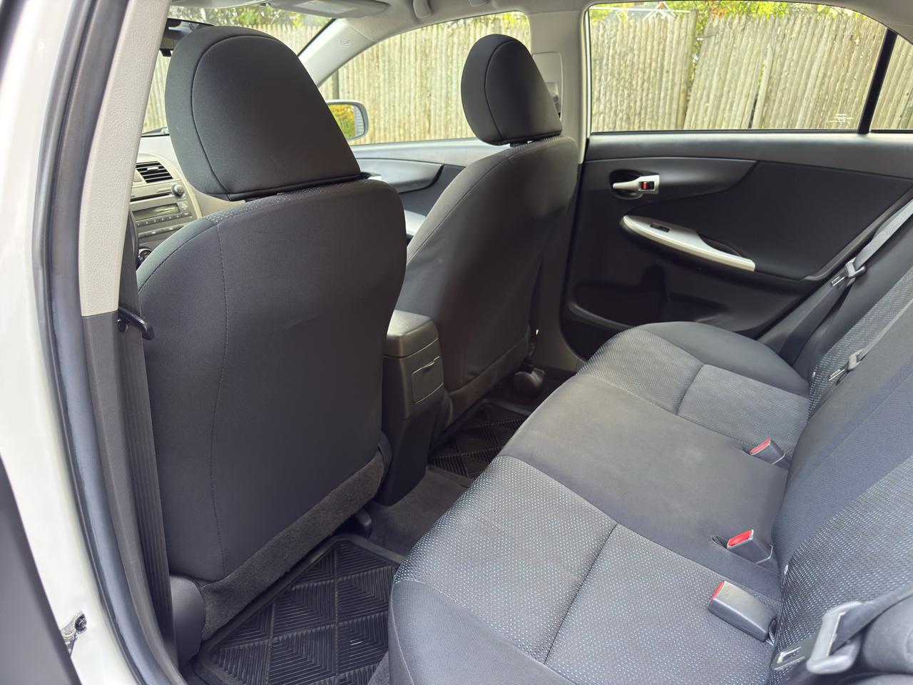 Toyota Corolla S 5-Speed MT 2010