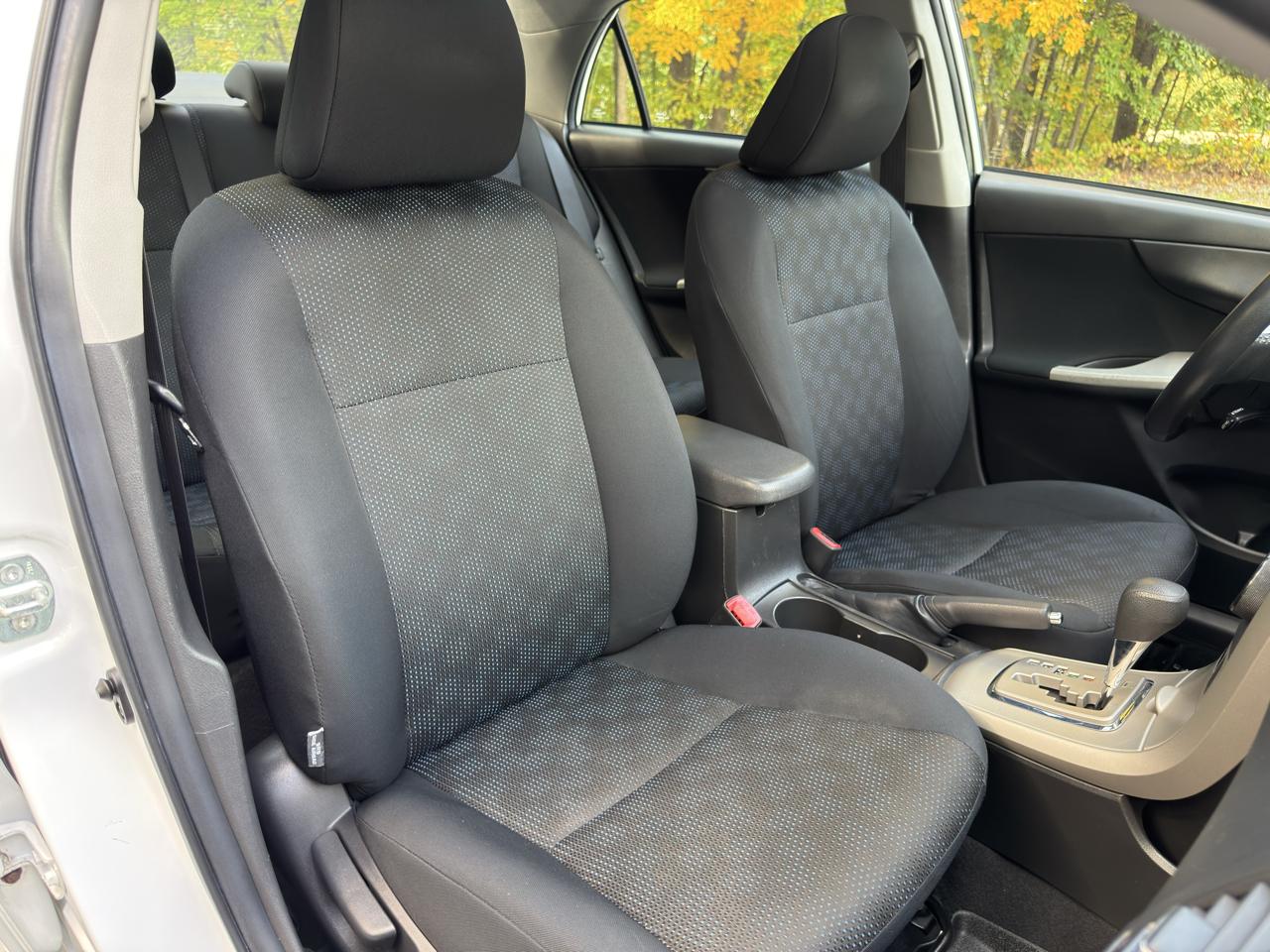 Toyota Corolla S 5-Speed MT 2010