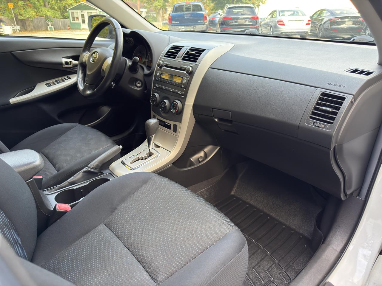Toyota Corolla S 5-Speed MT 2010