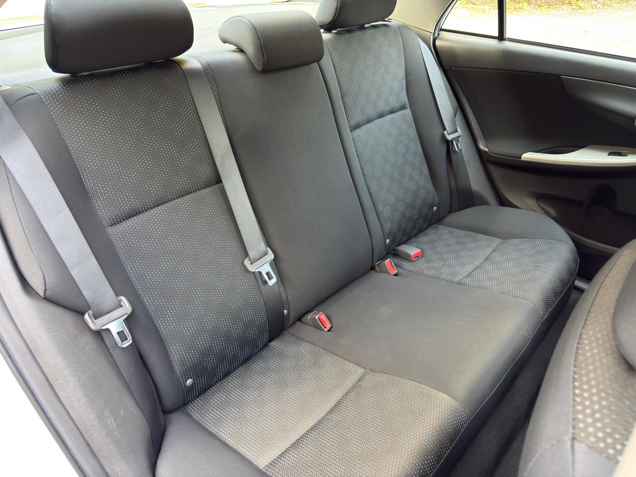 Toyota Corolla S 5-Speed MT 2010