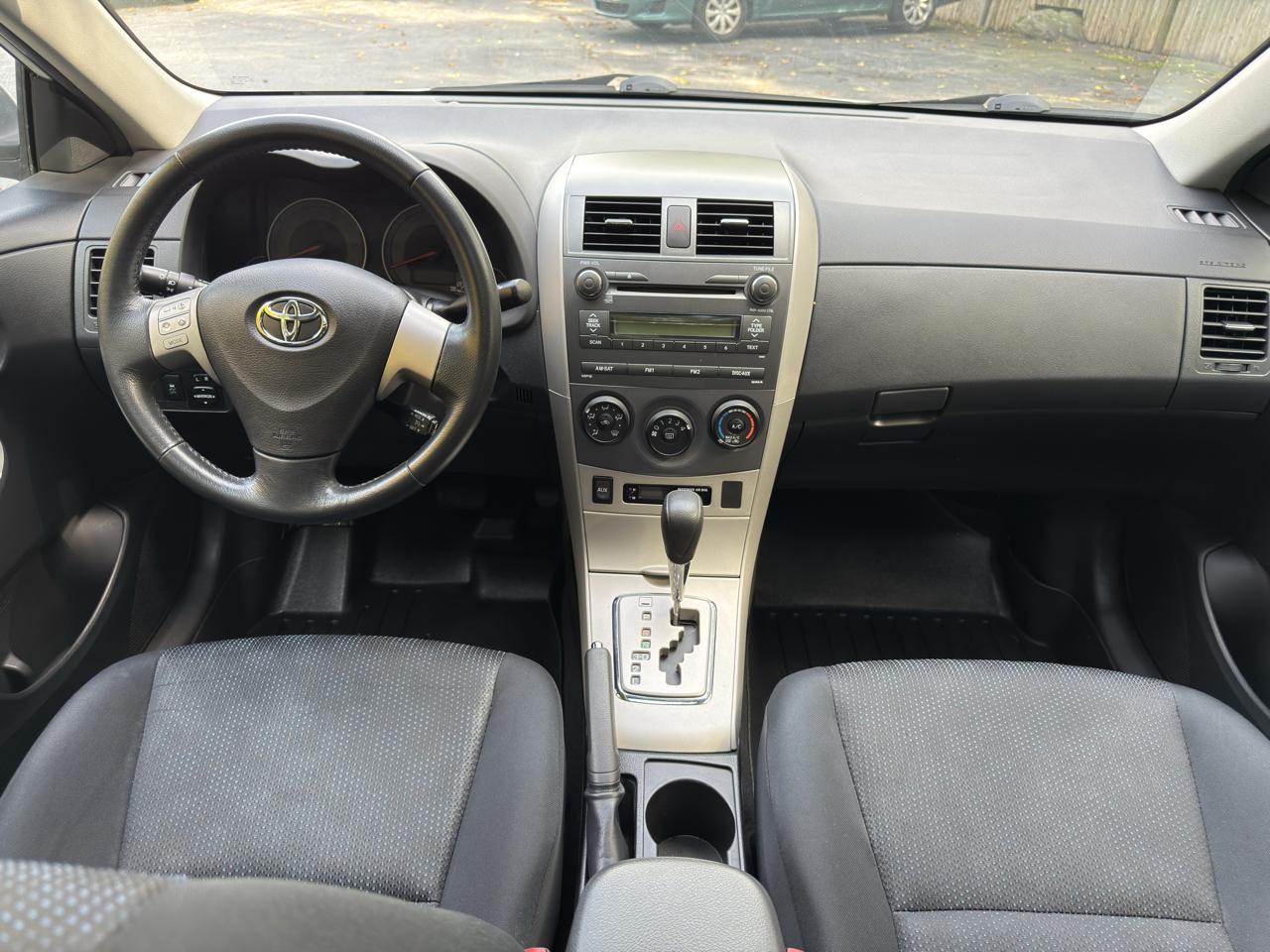Toyota Corolla S 5-Speed MT 2010