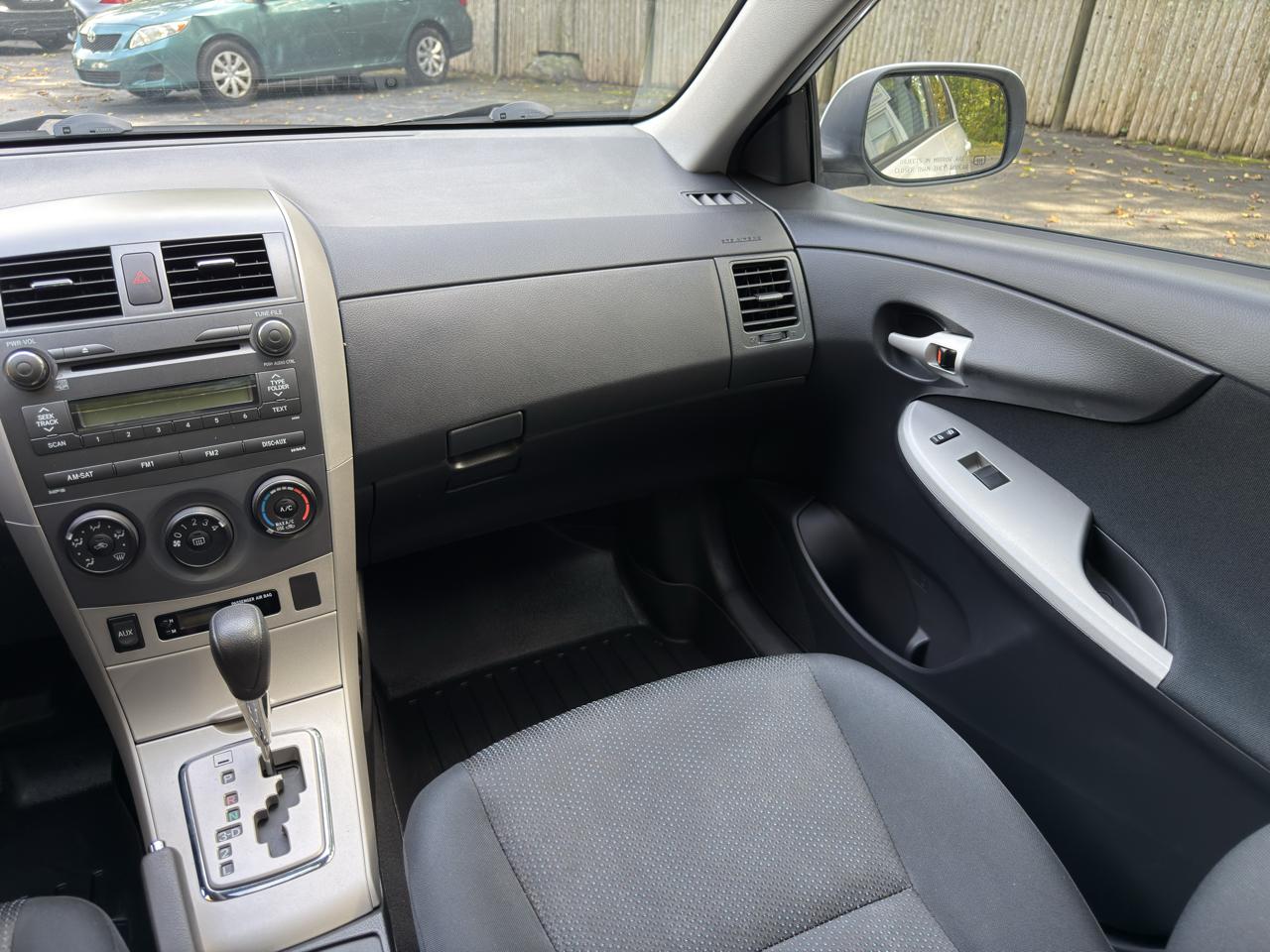 Toyota Corolla S 5-Speed MT 2010