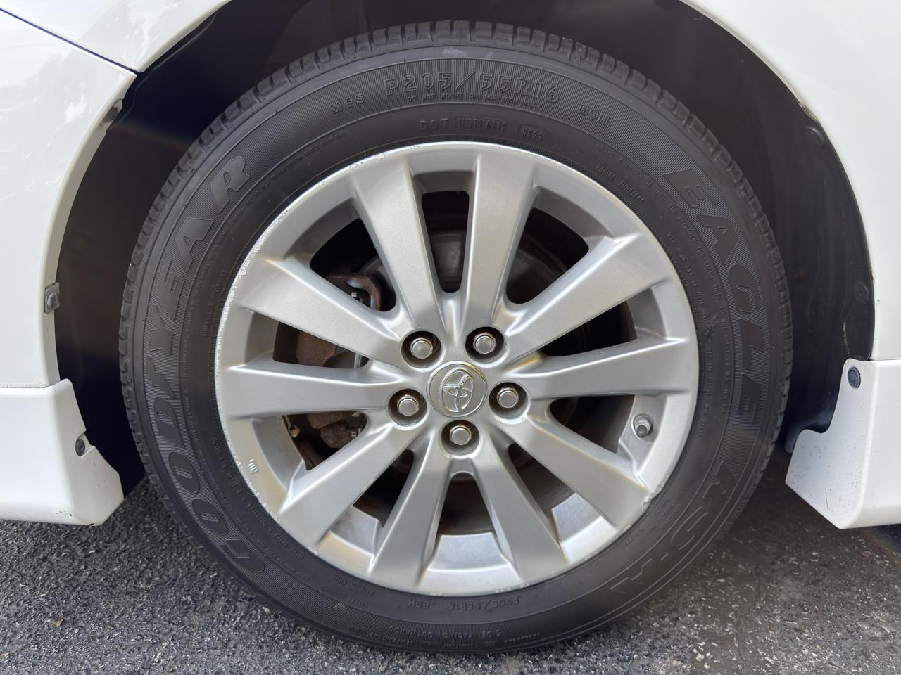 Toyota Corolla S 5-Speed MT 2010
