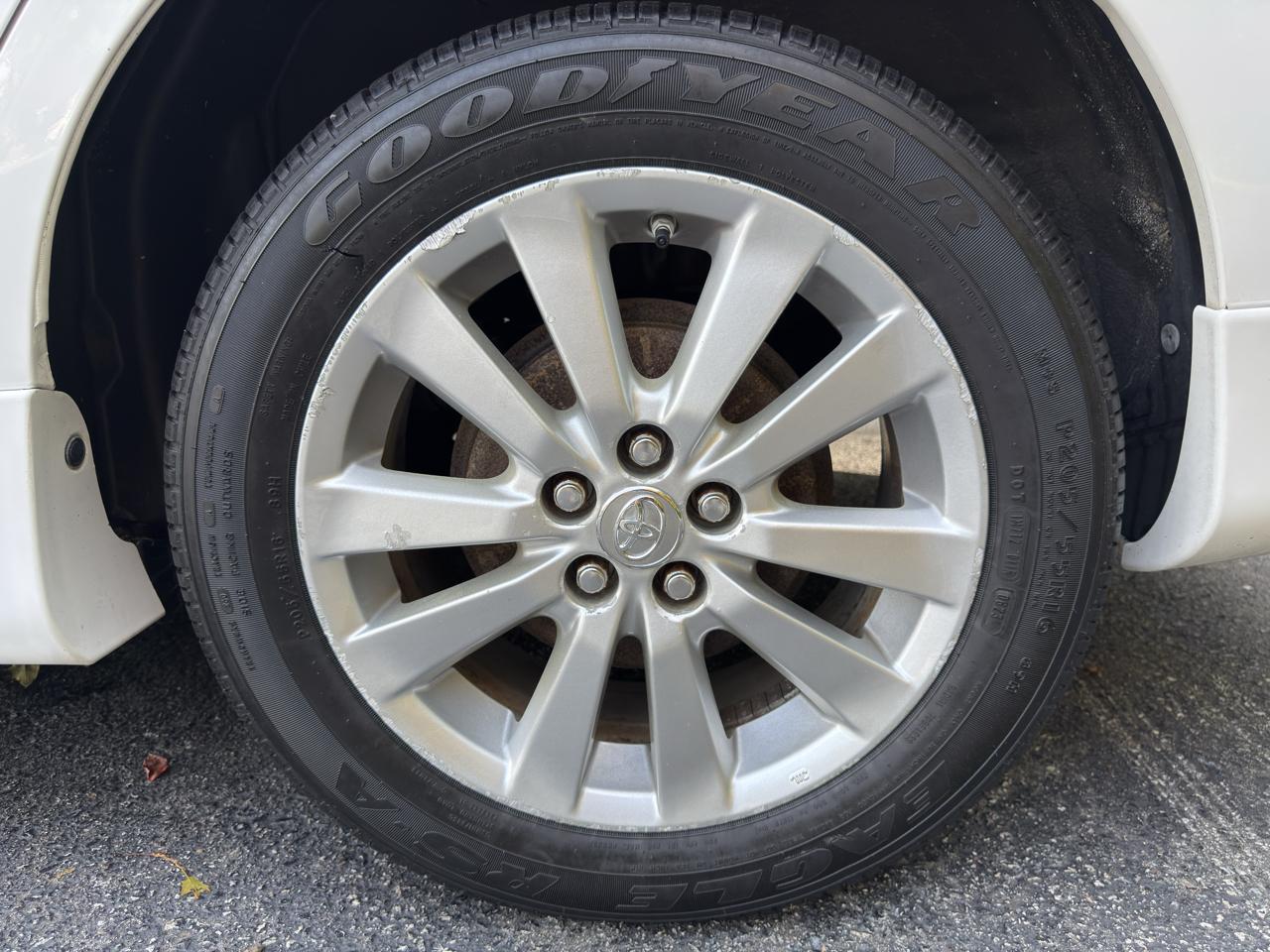 Toyota Corolla S 5-Speed MT 2010