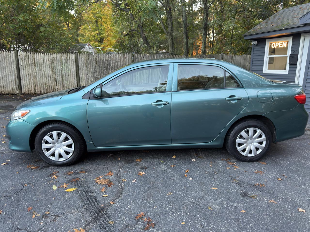 Toyota Corolla LE 4-Speed AT 2009