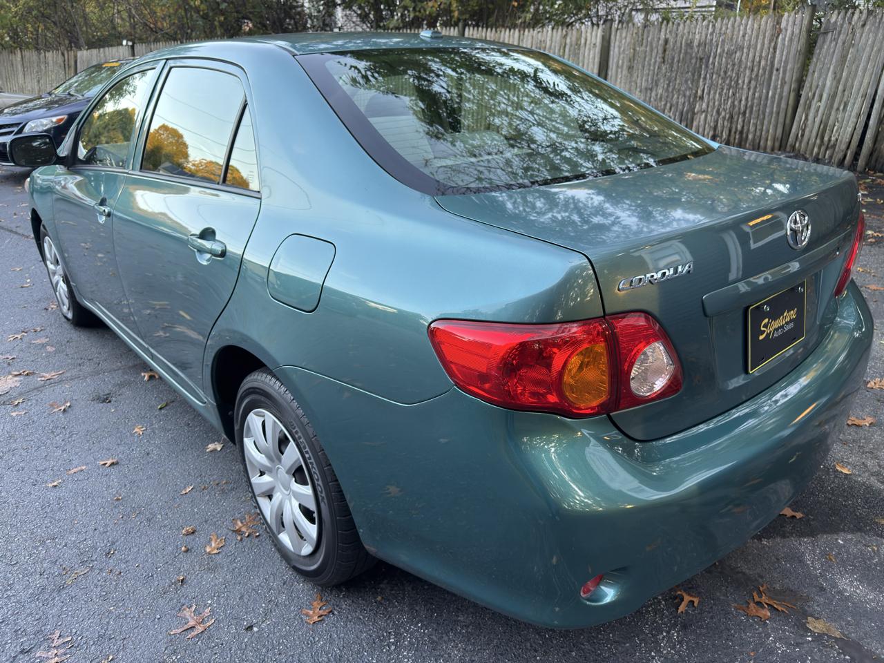 Toyota Corolla LE 4-Speed AT 2009