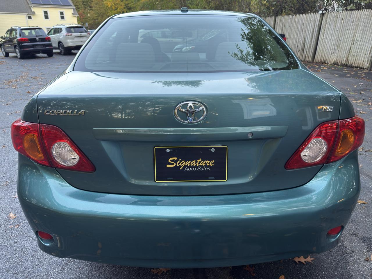 Toyota Corolla LE 4-Speed AT 2009
