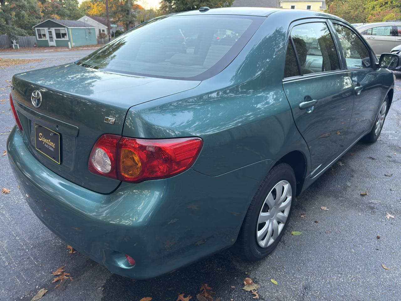 Toyota Corolla LE 4-Speed AT 2009