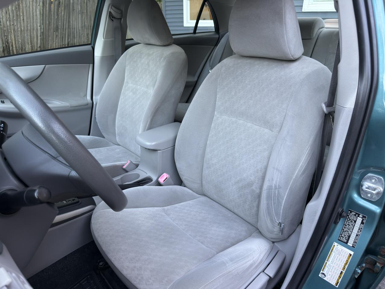 Toyota Corolla LE 4-Speed AT 2009