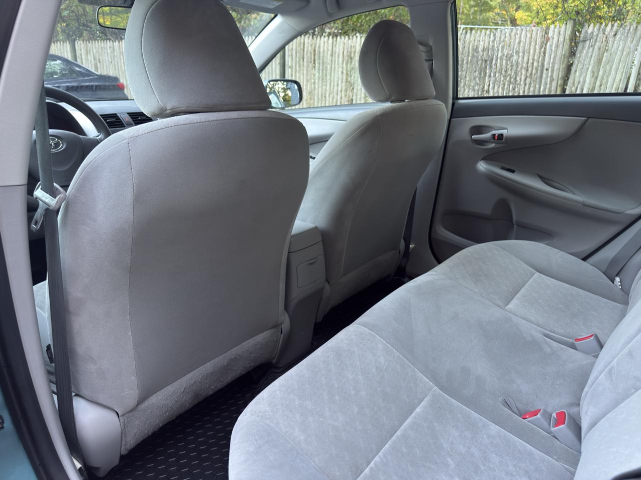 Toyota Corolla LE 4-Speed AT 2009