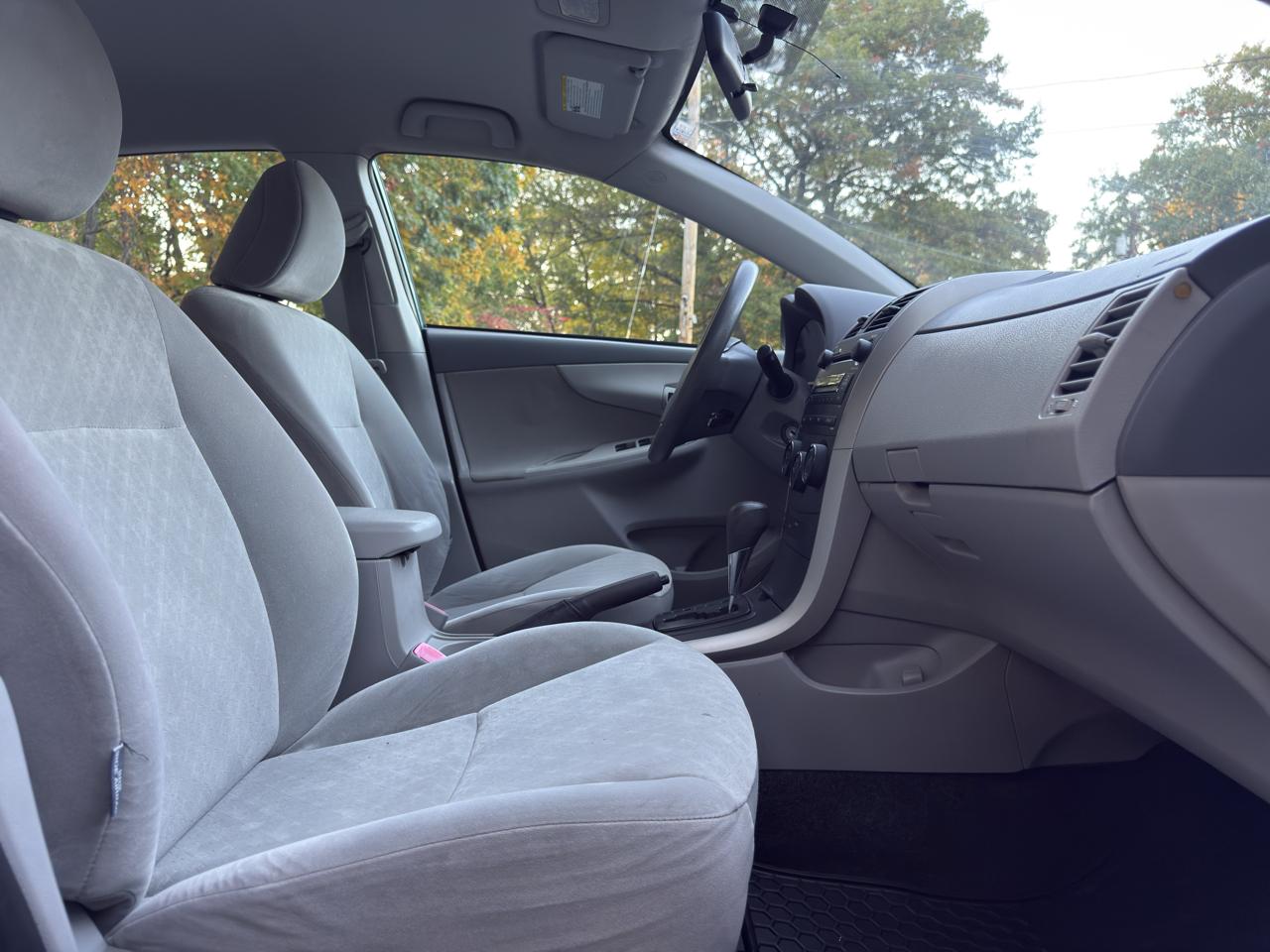 Toyota Corolla LE 4-Speed AT 2009