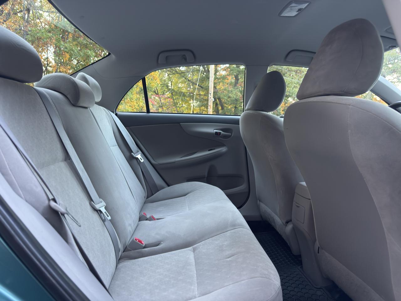 Toyota Corolla LE 4-Speed AT 2009