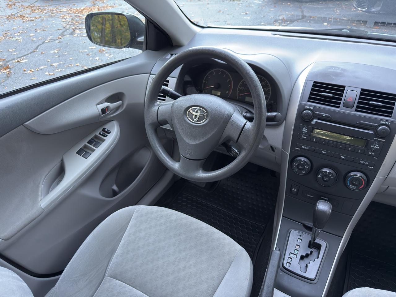 Toyota Corolla LE 4-Speed AT 2009