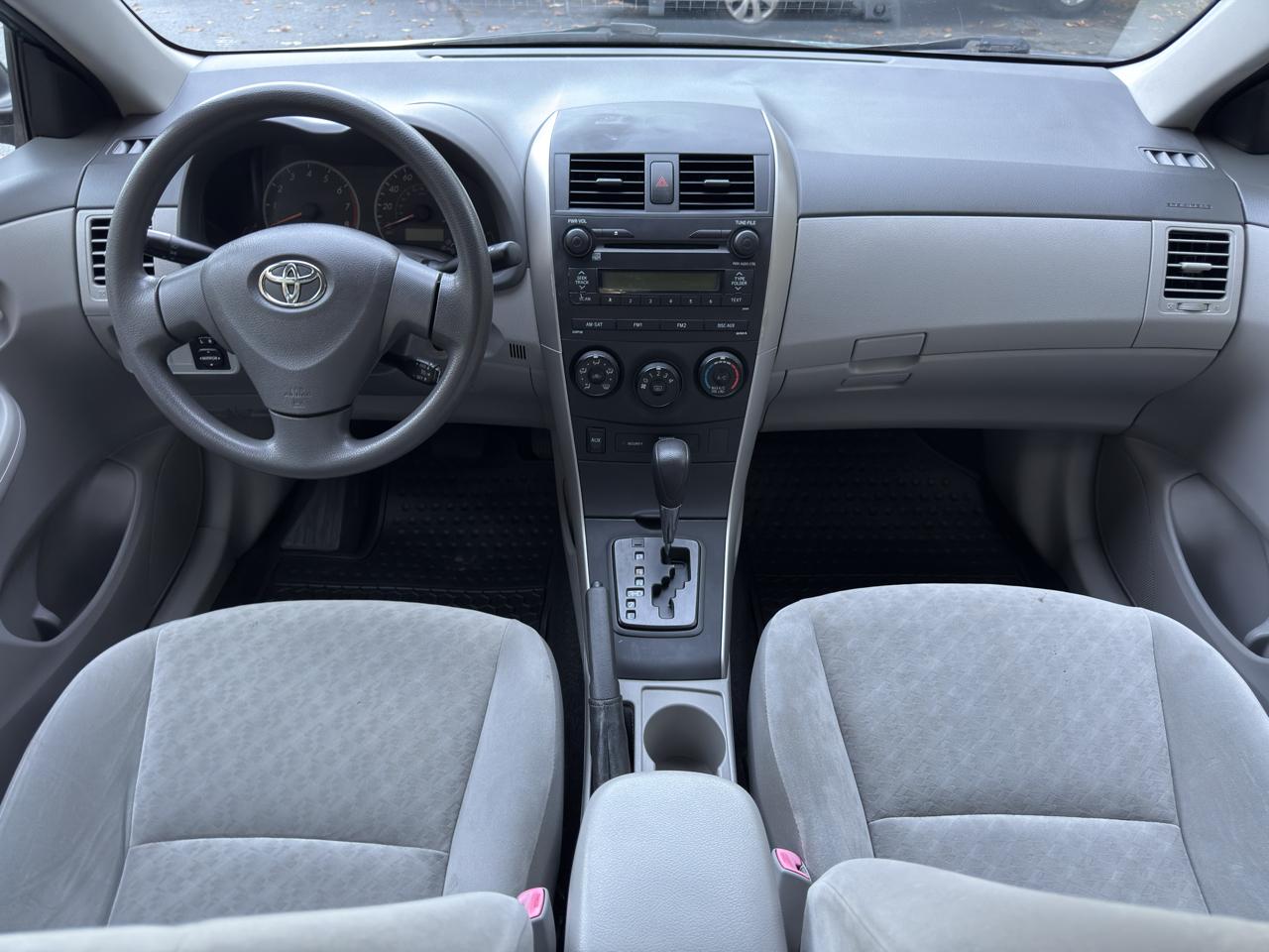 Toyota Corolla LE 4-Speed AT 2009
