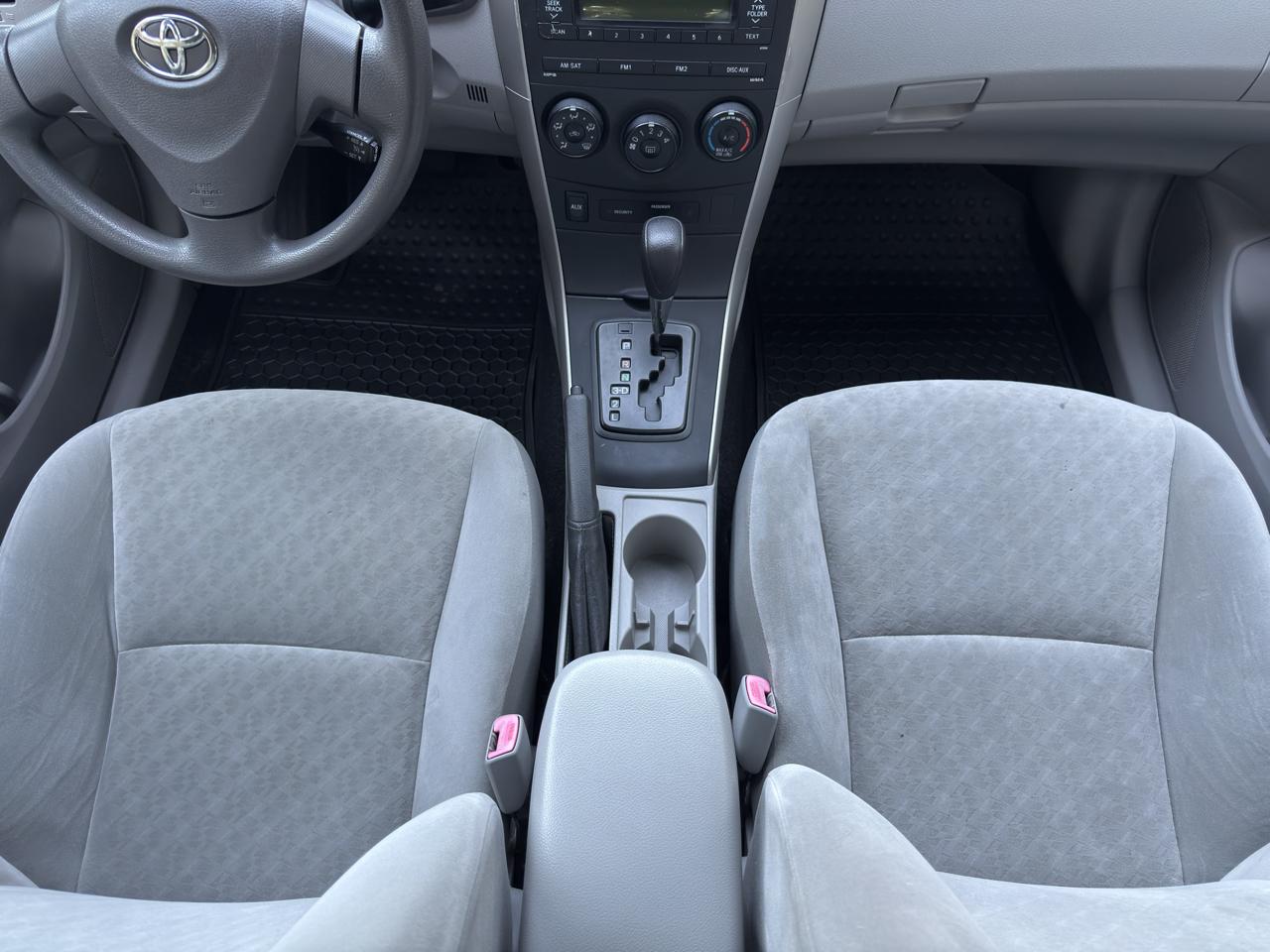 Toyota Corolla LE 4-Speed AT 2009