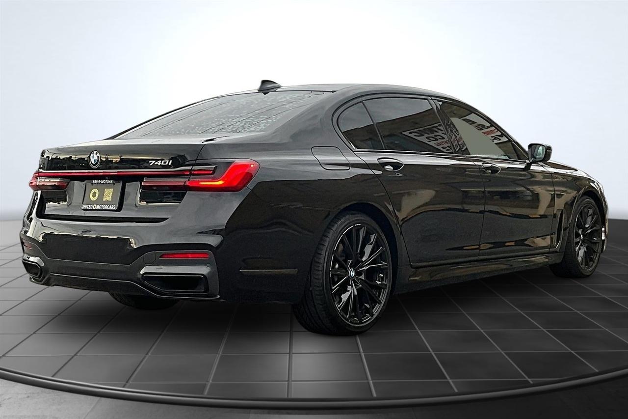 BMW 7-Series 740i 2022