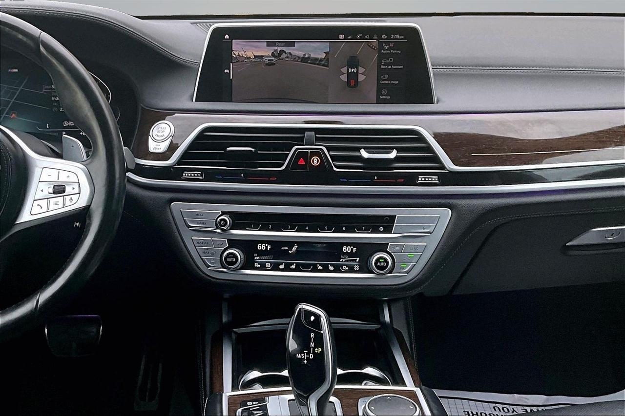BMW 7-Series 740i 2022