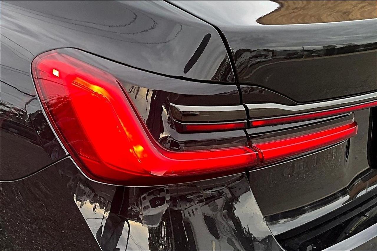 BMW 7-Series 740i 2022