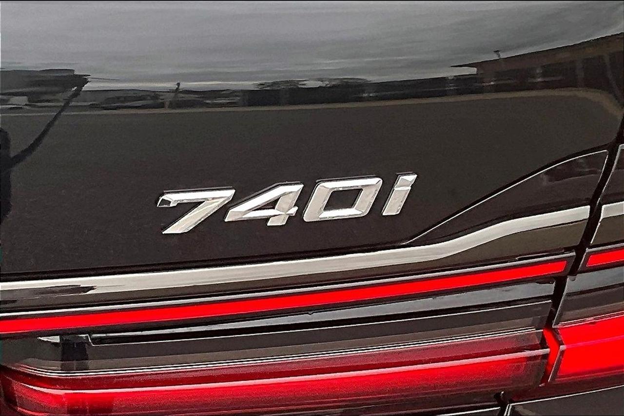 BMW 7-Series 740i 2022