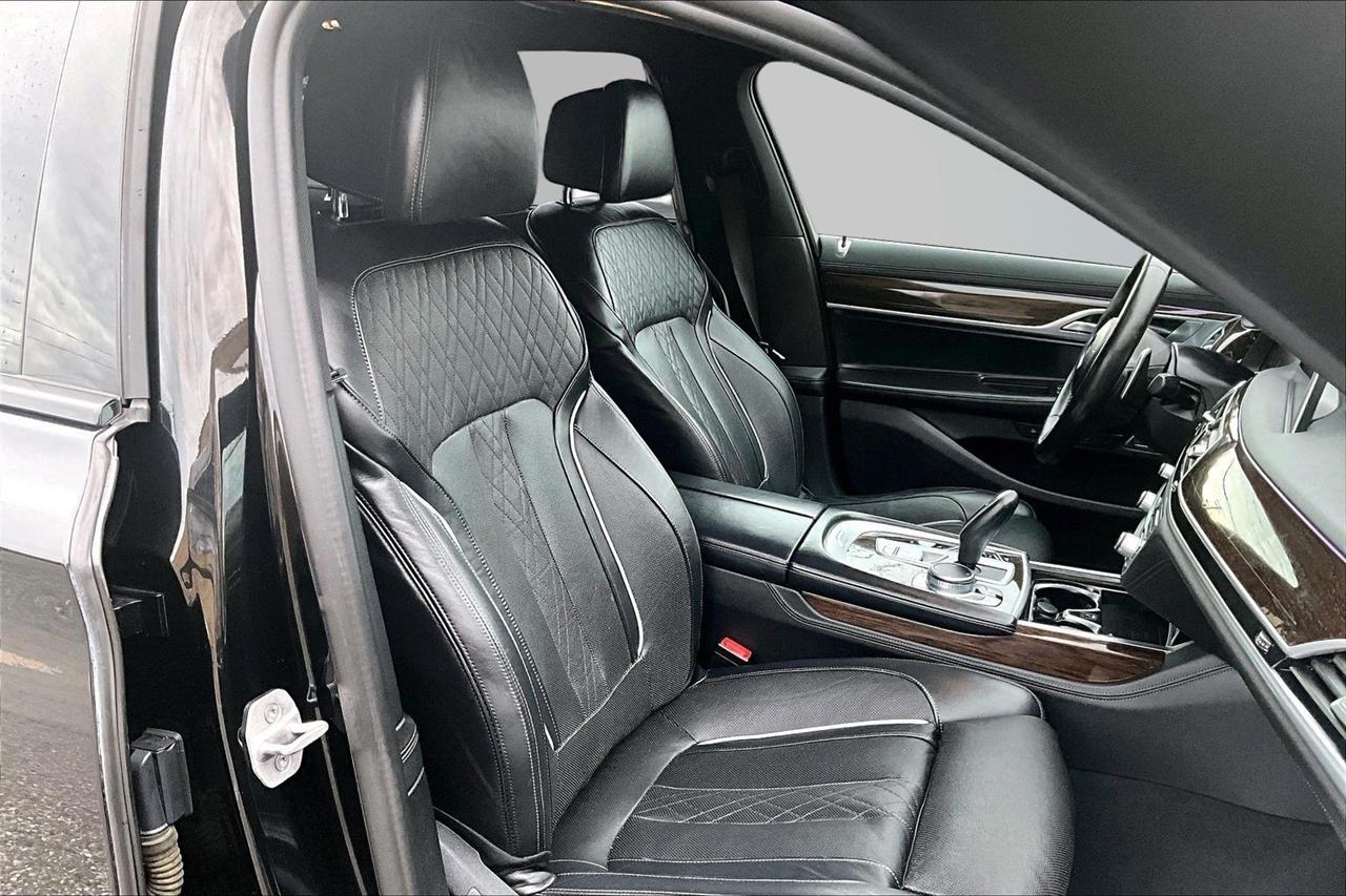 BMW 7-Series 740i 2022