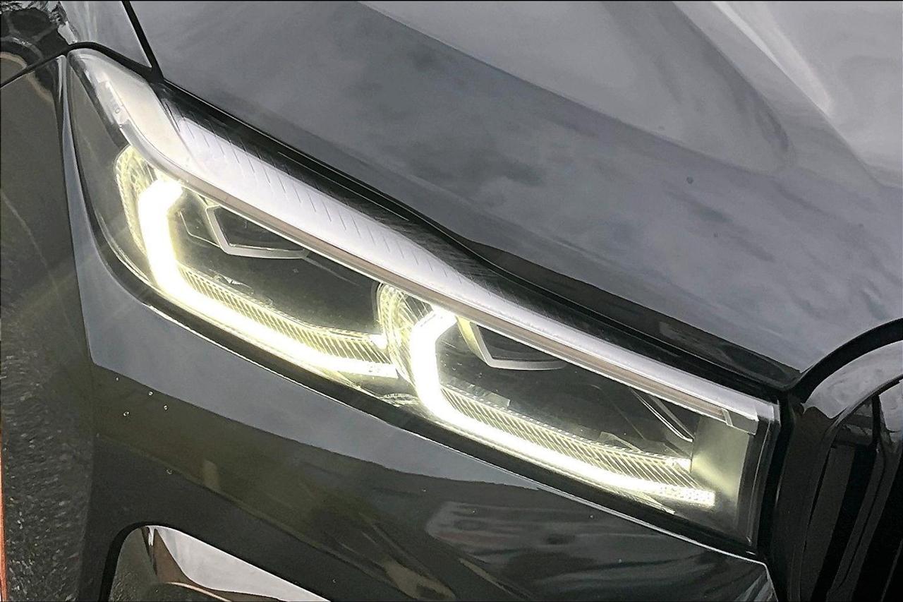 BMW 7-Series 740i 2022