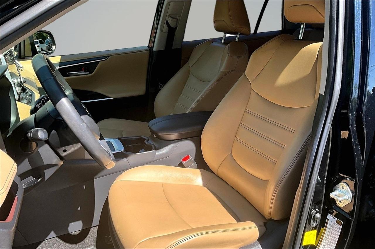 Toyota RAV4 Limited AWD 2019