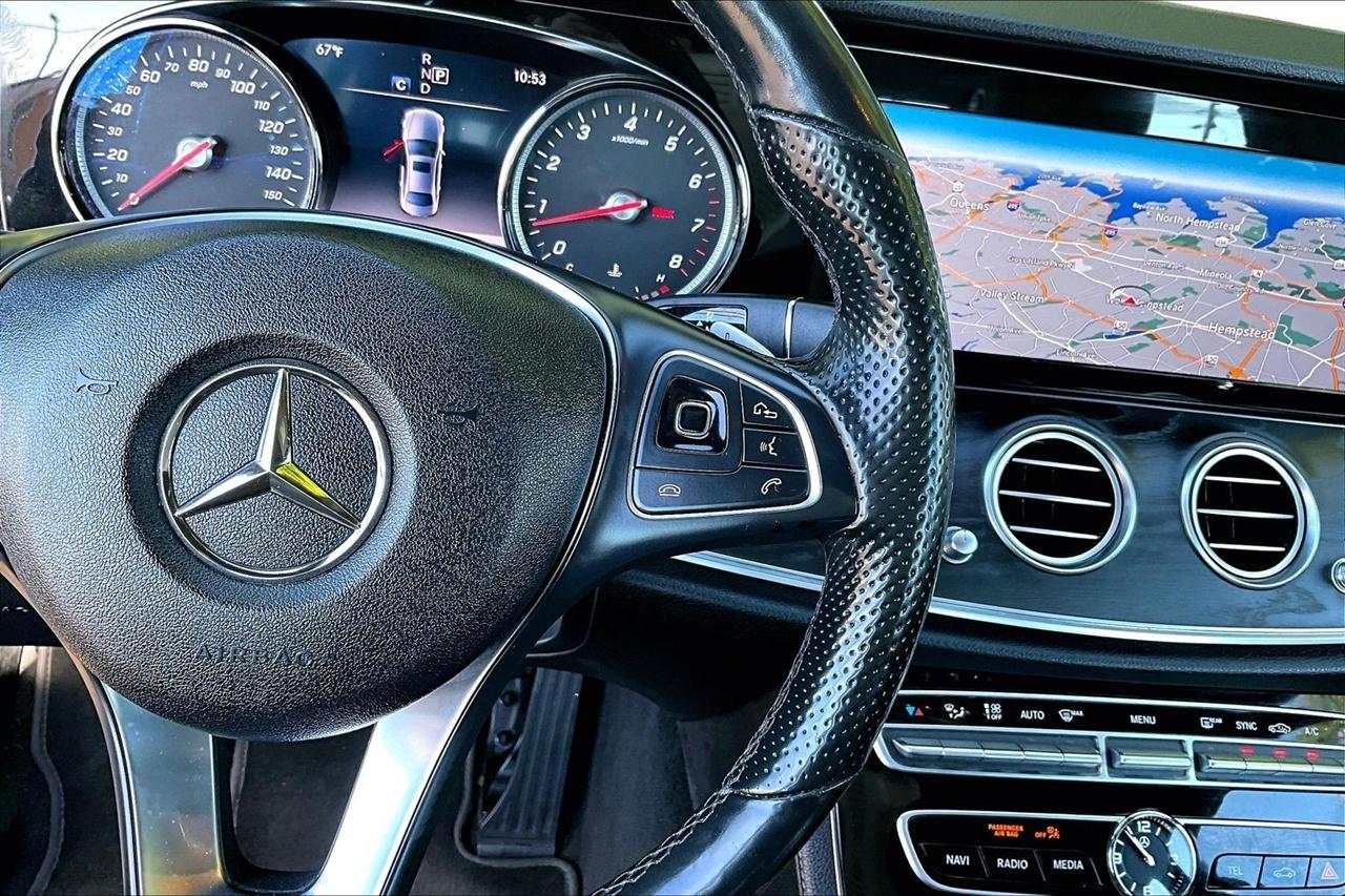 Mercedes-Benz E-Class E300 Luxury 4MATIC Sedan 2017