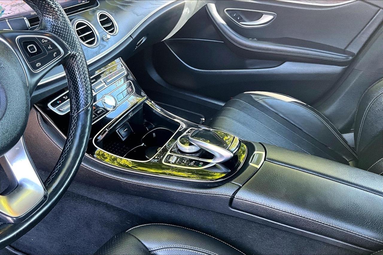 Mercedes-Benz E-Class E300 Luxury 4MATIC Sedan 2017