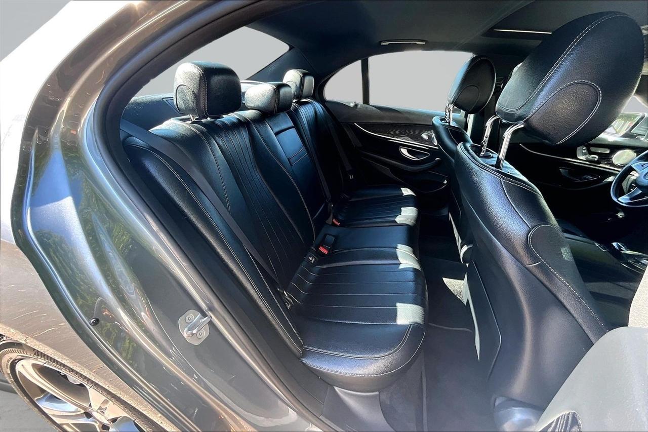 Mercedes-Benz E-Class E300 Luxury 4MATIC Sedan 2017
