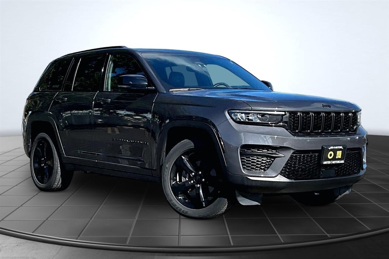 Jeep Grand Cherokee Laredo 4WD 2022