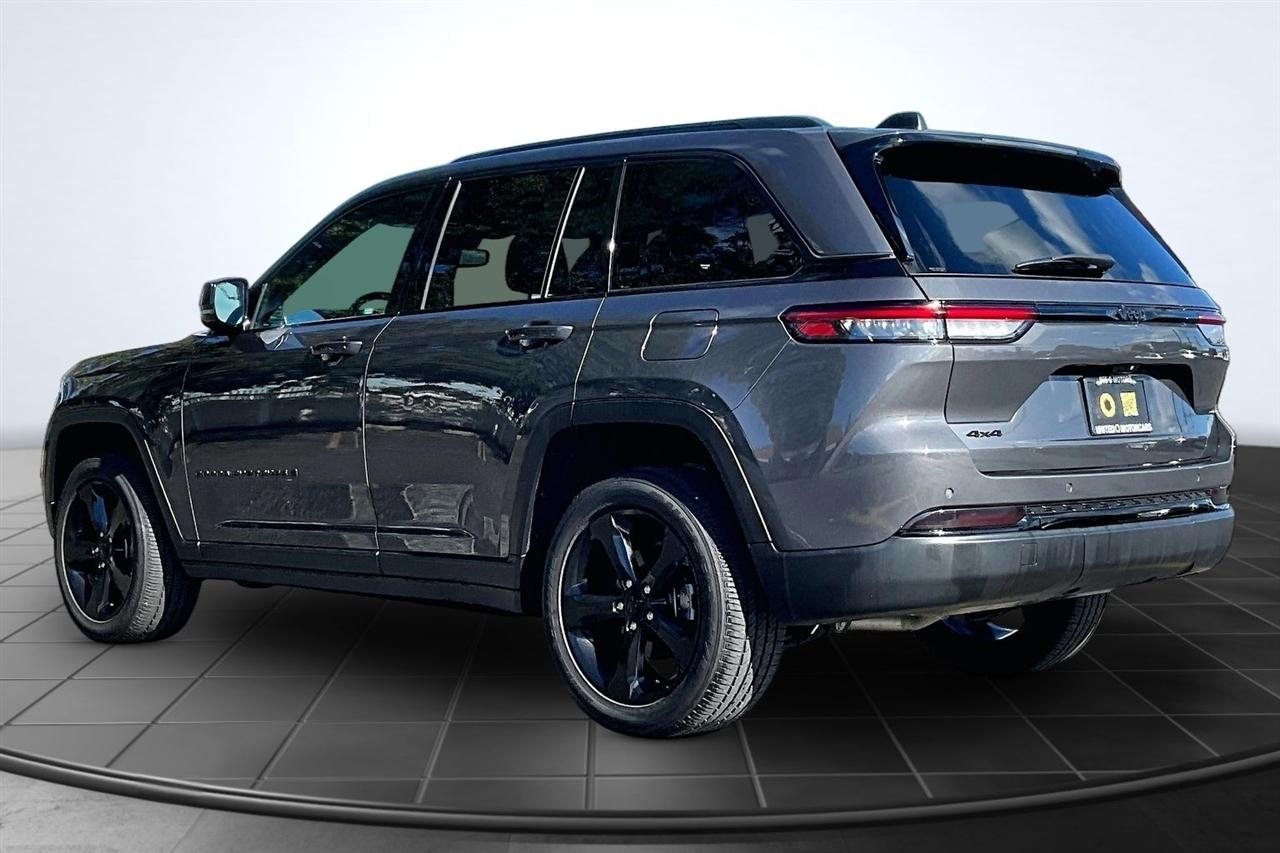 Jeep Grand Cherokee Laredo 4WD 2022