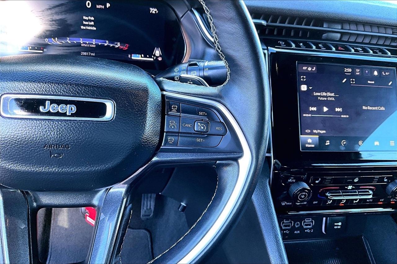 Jeep Grand Cherokee Laredo 4WD 2022