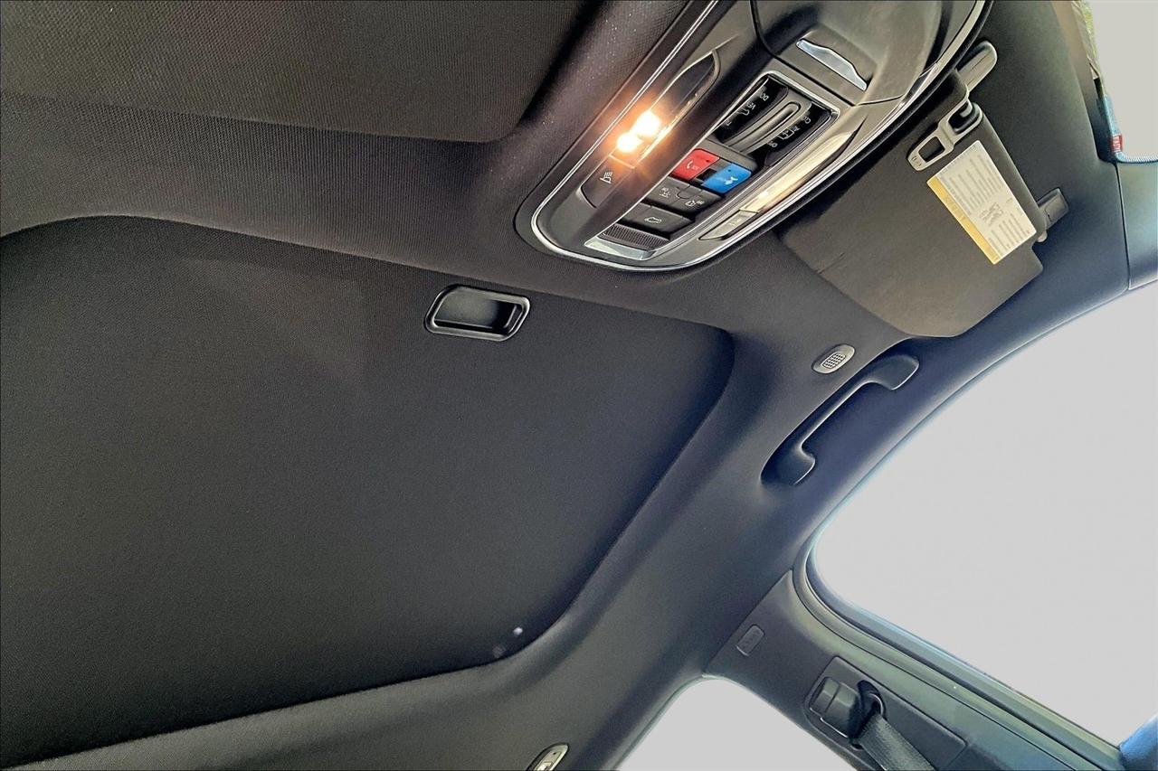 Jeep Grand Cherokee Laredo 4WD 2022