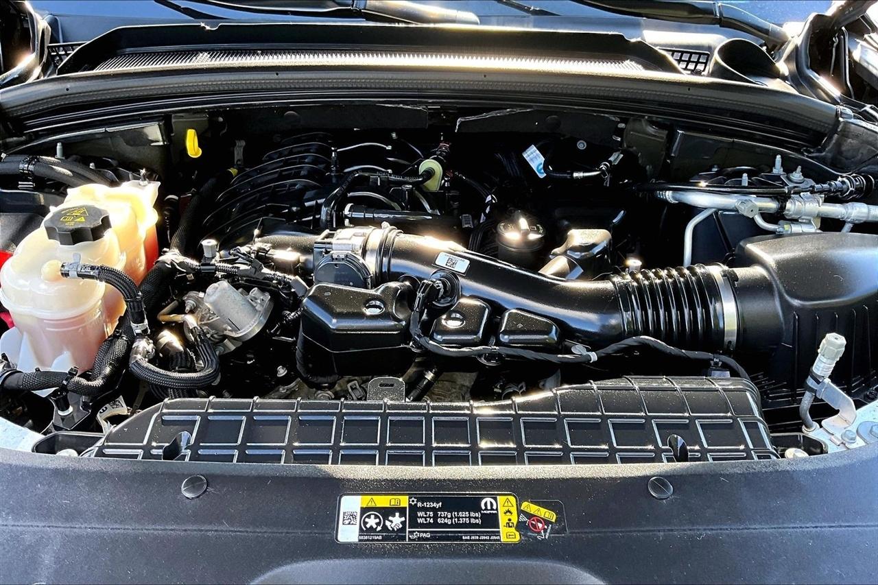 Jeep Grand Cherokee Laredo 4WD 2022
