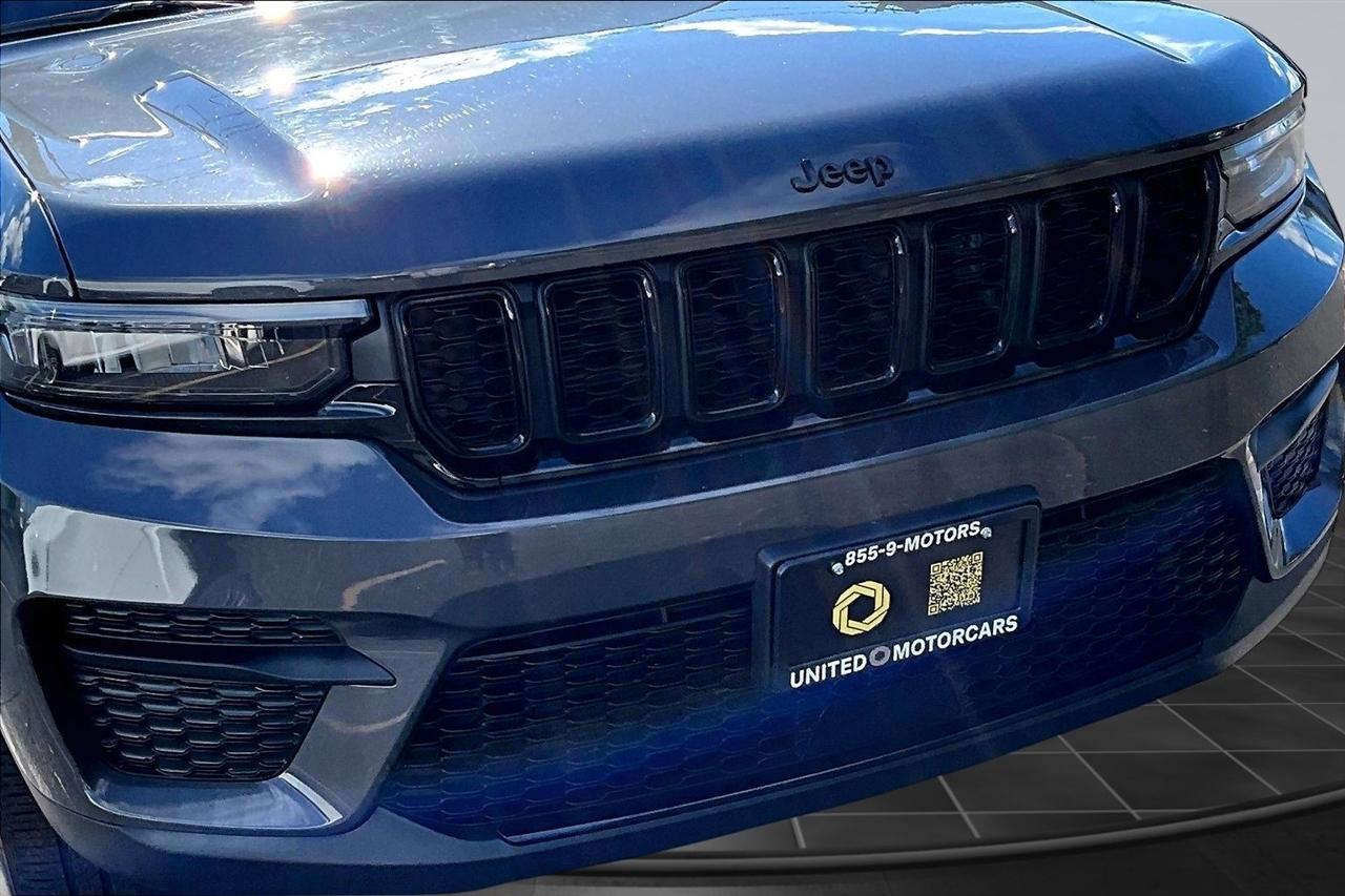 Jeep Grand Cherokee Laredo 4WD 2022