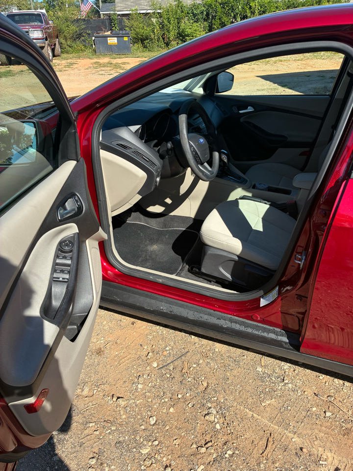 Ford Focus SE Hatch 2016