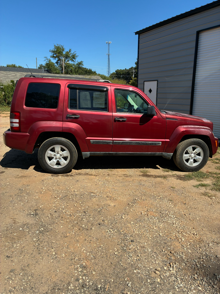 Jeep Liberty Sport 2WD 2011