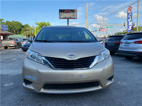 2012 Toyota Sienna LE FWD 8-Passenger V6
