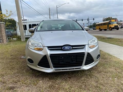 2014 Ford Focus SE Sedan