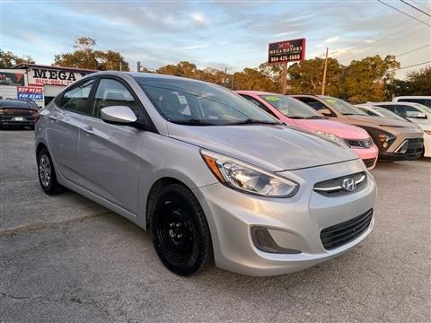 2017 Hyundai Accent SE 4-Door 6A