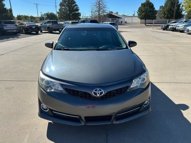 2012 Toyota Camry photo 2