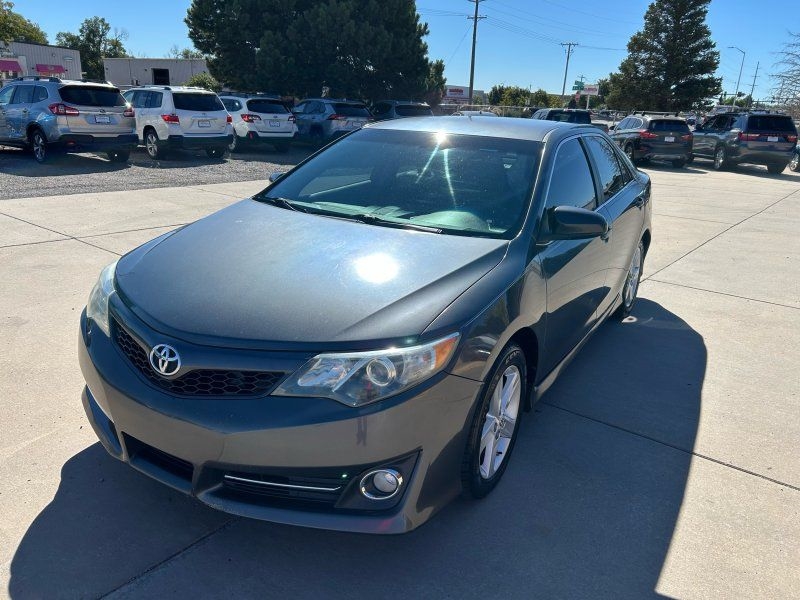 2012 Toyota Camry photo 3